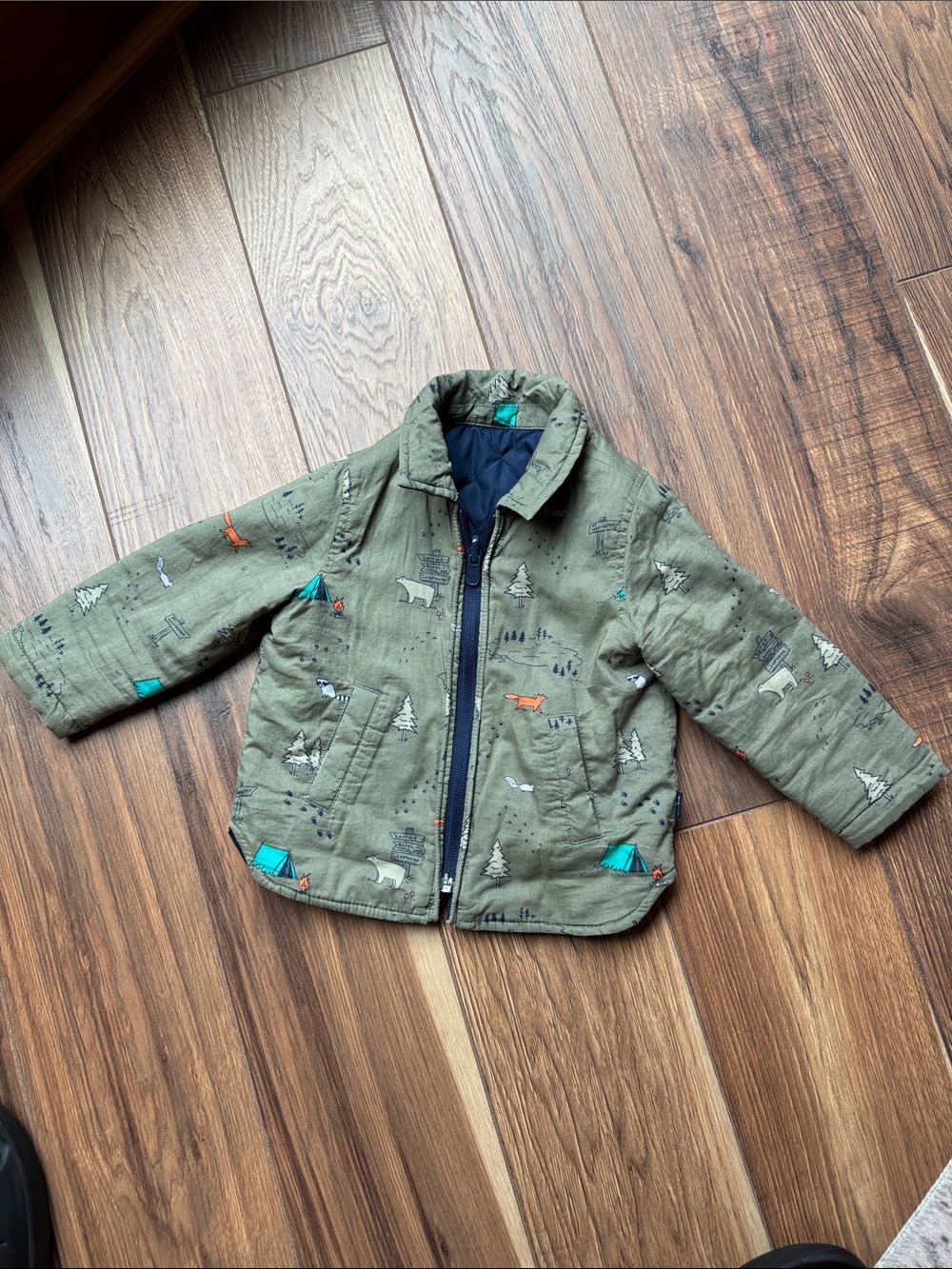 GAP Olive Green Quilted Puffer Jacket with Camp Print